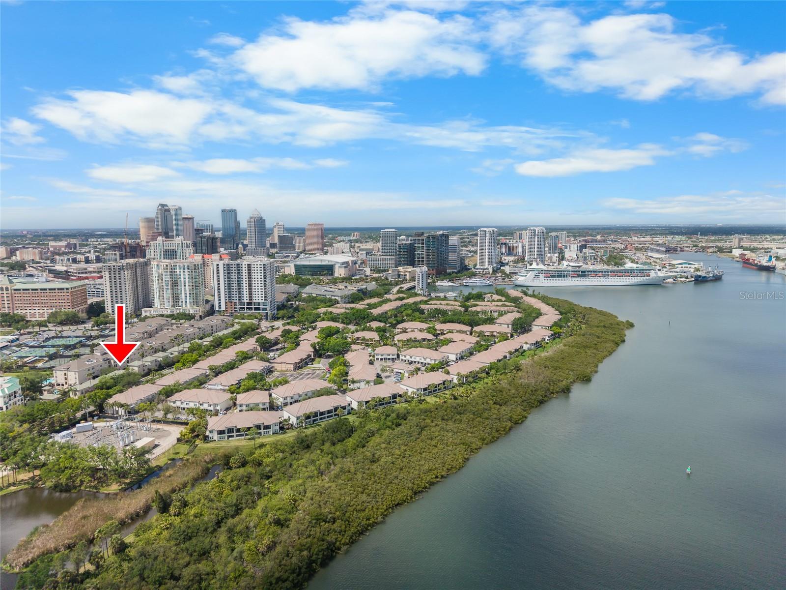 HARBOUR PLACE CITY HOMES A CON - Residential