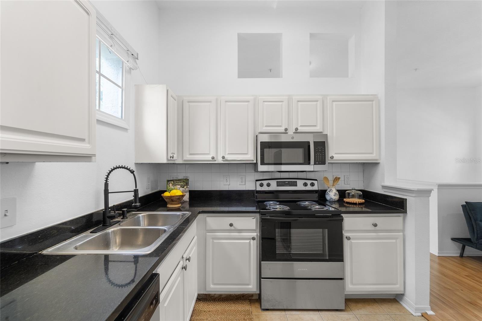 HARBOUR PLACE CITY HOMES A CON - Residential