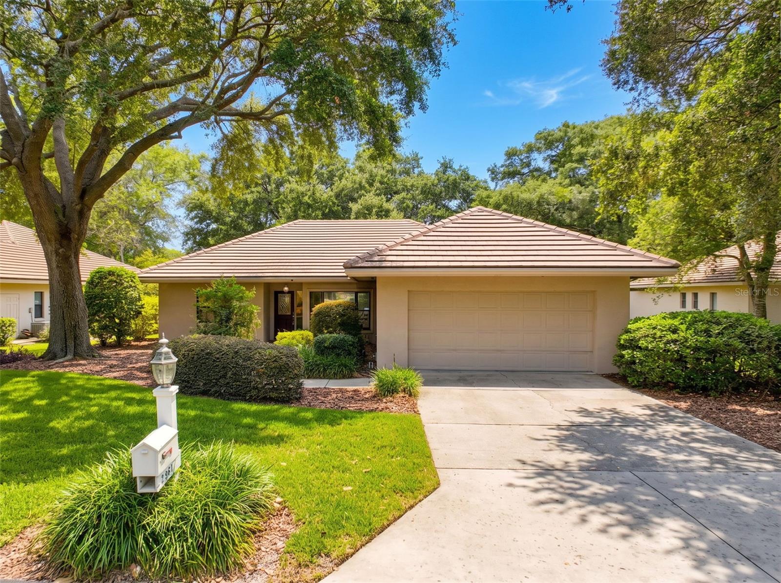 2961 W PLANTATION PINES COURT