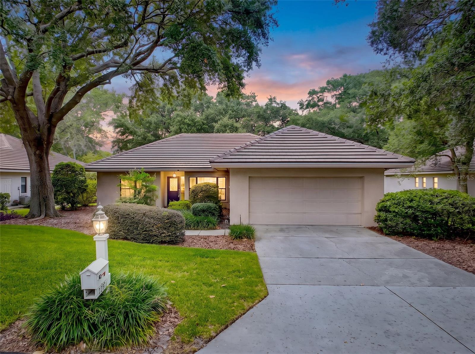 2961 W PLANTATION PINES COURT
