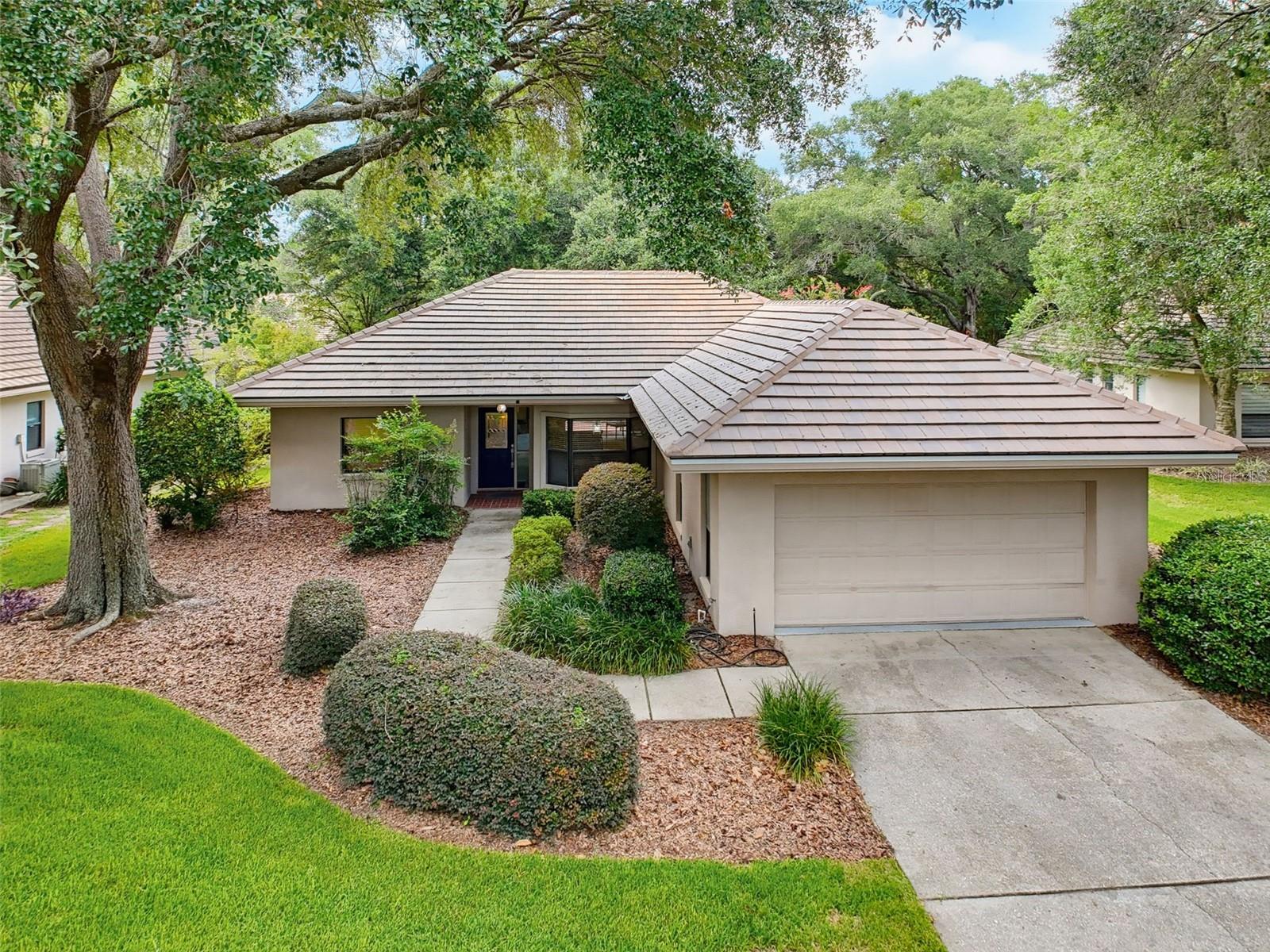 2961 W PLANTATION PINES COURT