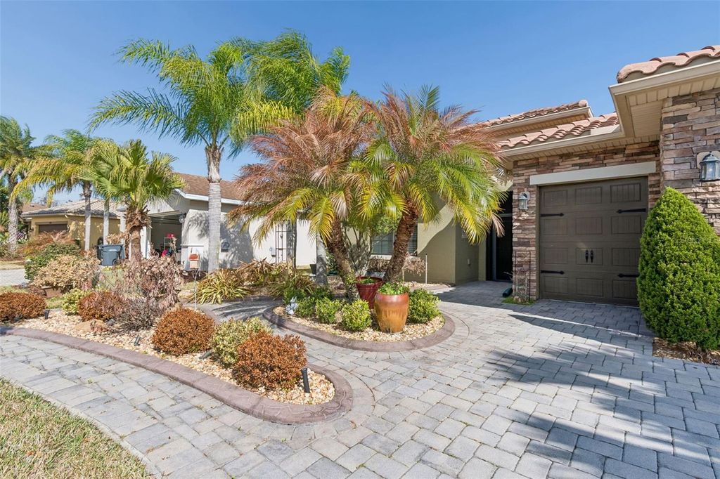 Photo of 537 Villa Park Road, Kissimmee, FL 34759 (MLS # S5143402)