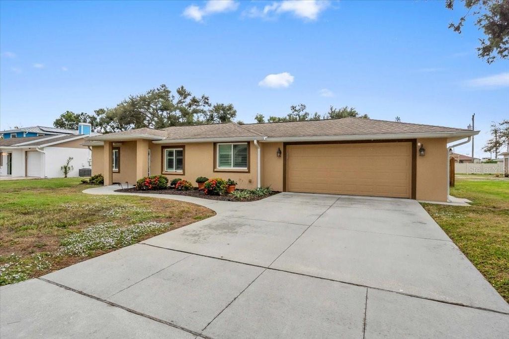 Photo of 720 Myrtle Avenue, Venice, FL 34285 (MLS # N6141342)