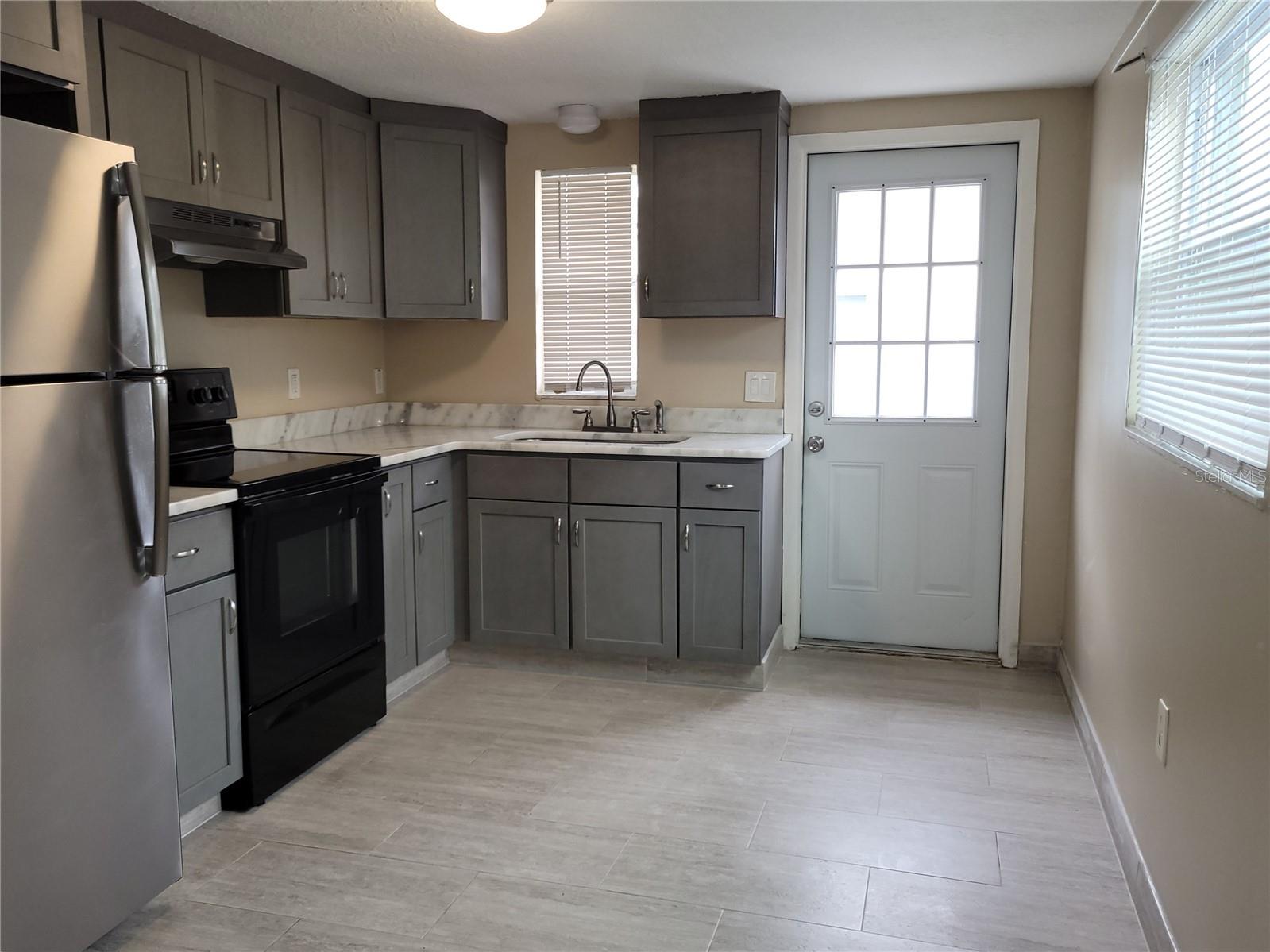 TAMPA TARPON SPGS LAND CO - Residential Lease