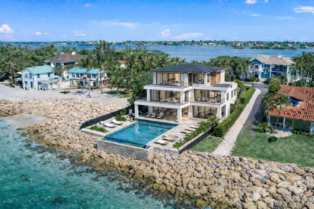 Photo of 141 N Casey Key Road, Osprey, FL 34229 (MLS # A4669513)