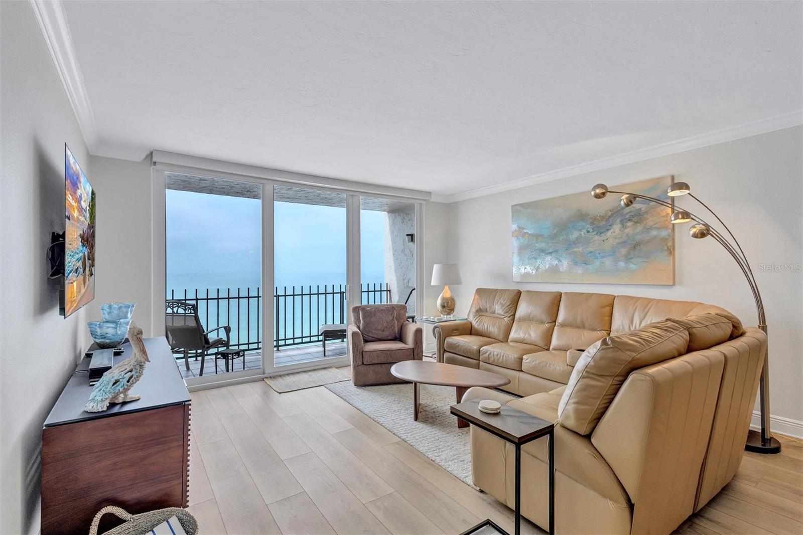 LIDO BEACH CLUB - Residential