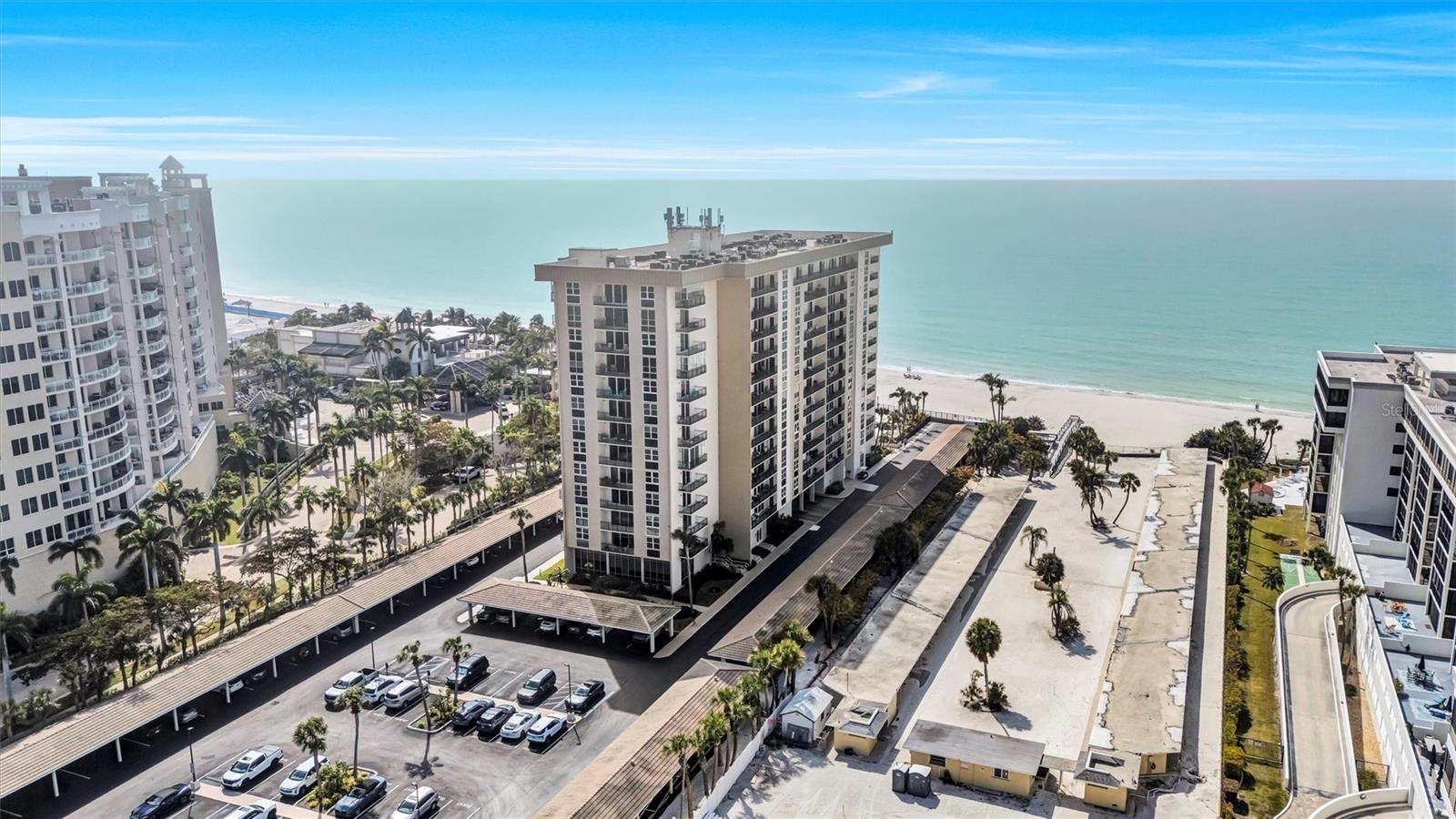 LIDO BEACH CLUB - Residential