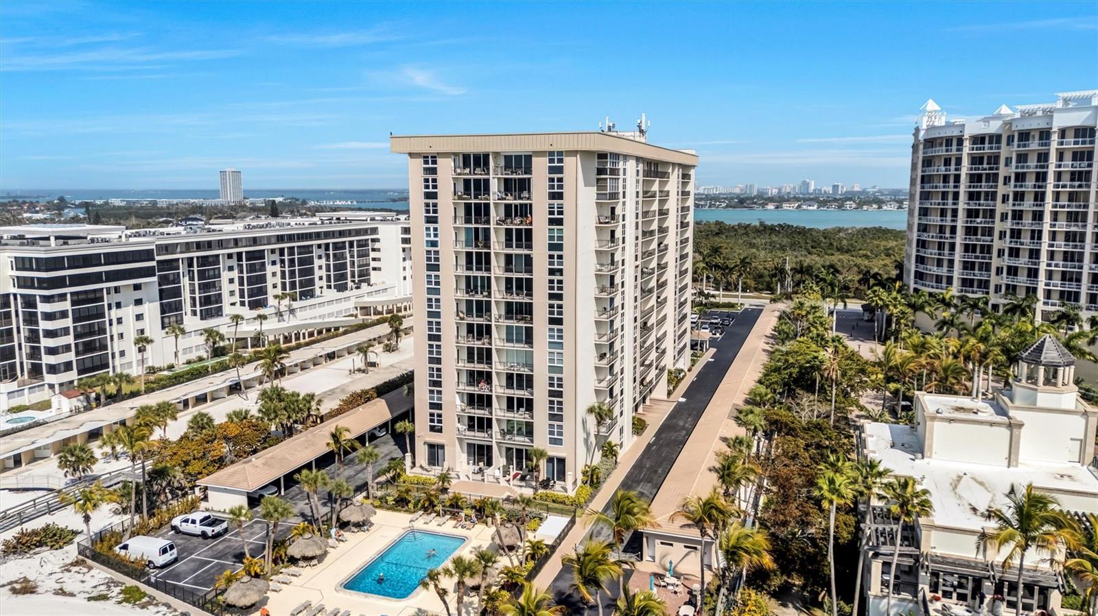 LIDO BEACH CLUB - Residential