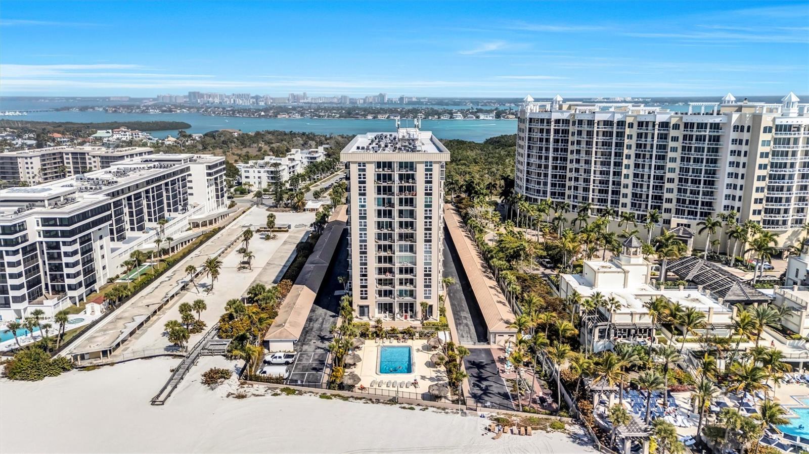 LIDO BEACH CLUB - Residential