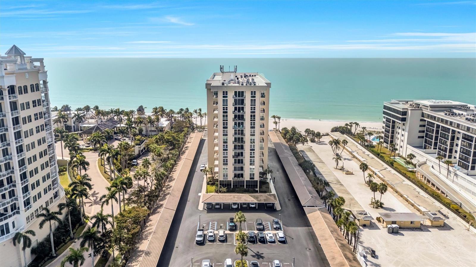 LIDO BEACH CLUB - Residential