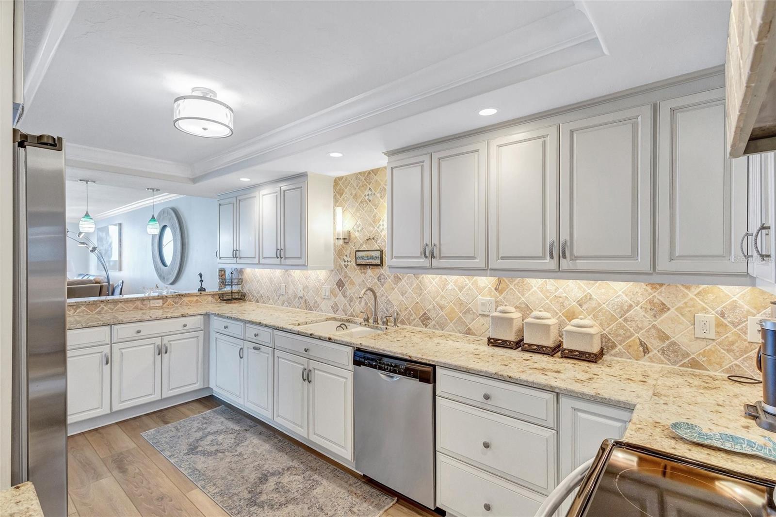 LIDO BEACH CLUB - Residential