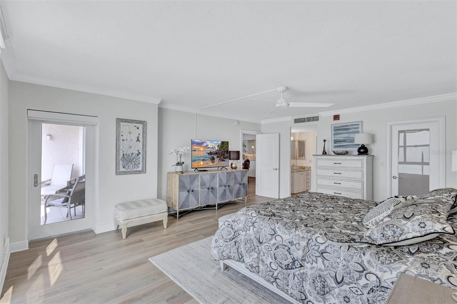 LIDO BEACH CLUB - Residential