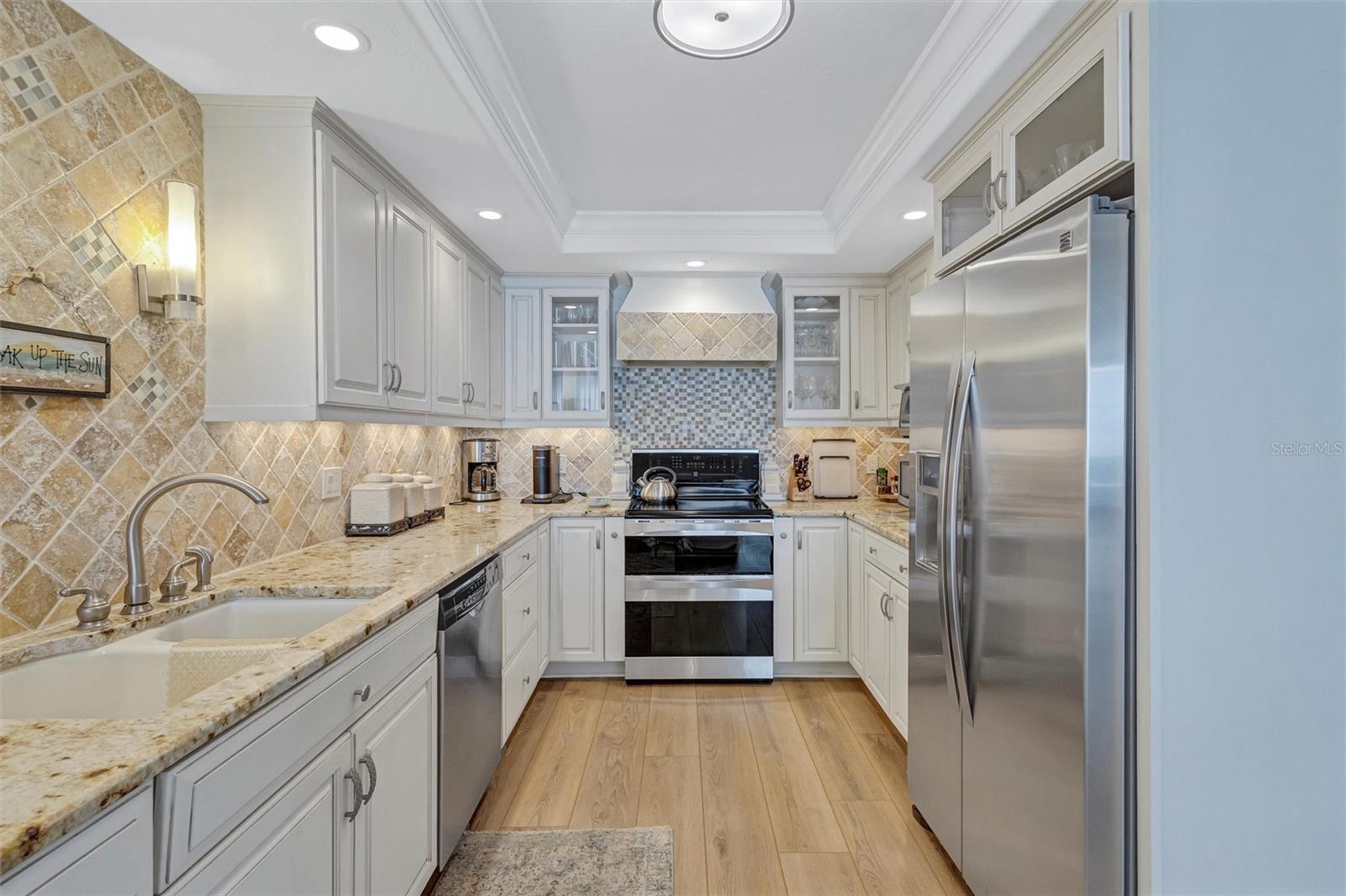 LIDO BEACH CLUB - Residential