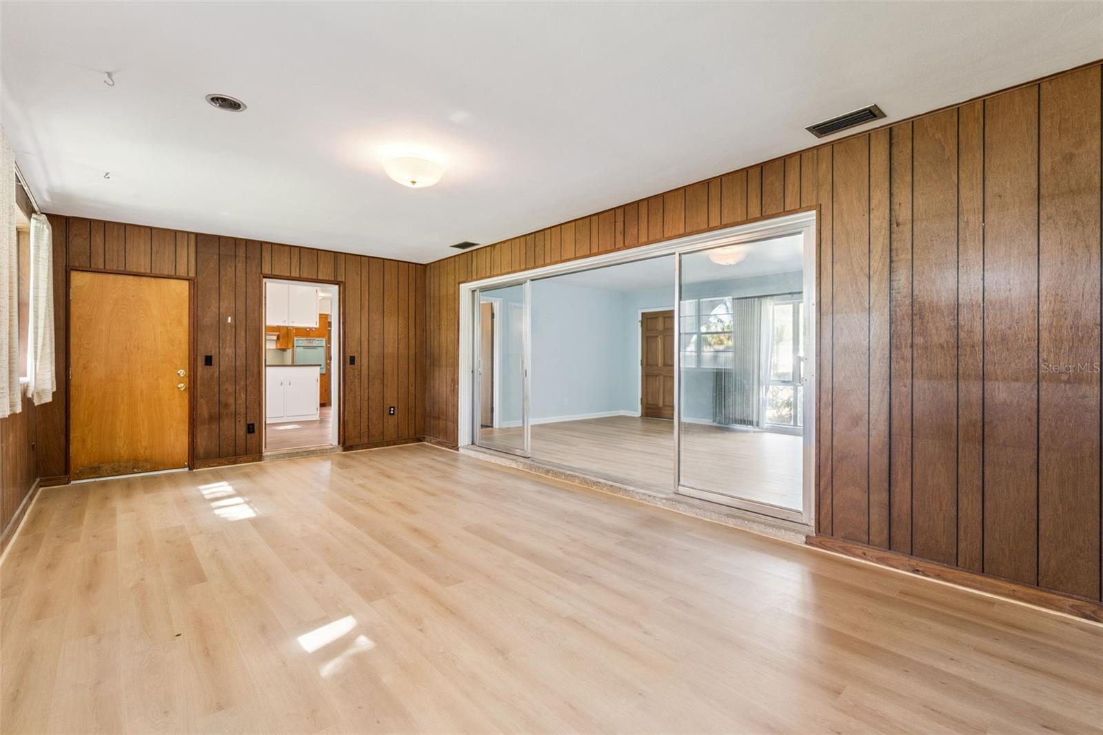 OAKLAND SHORES - Residential