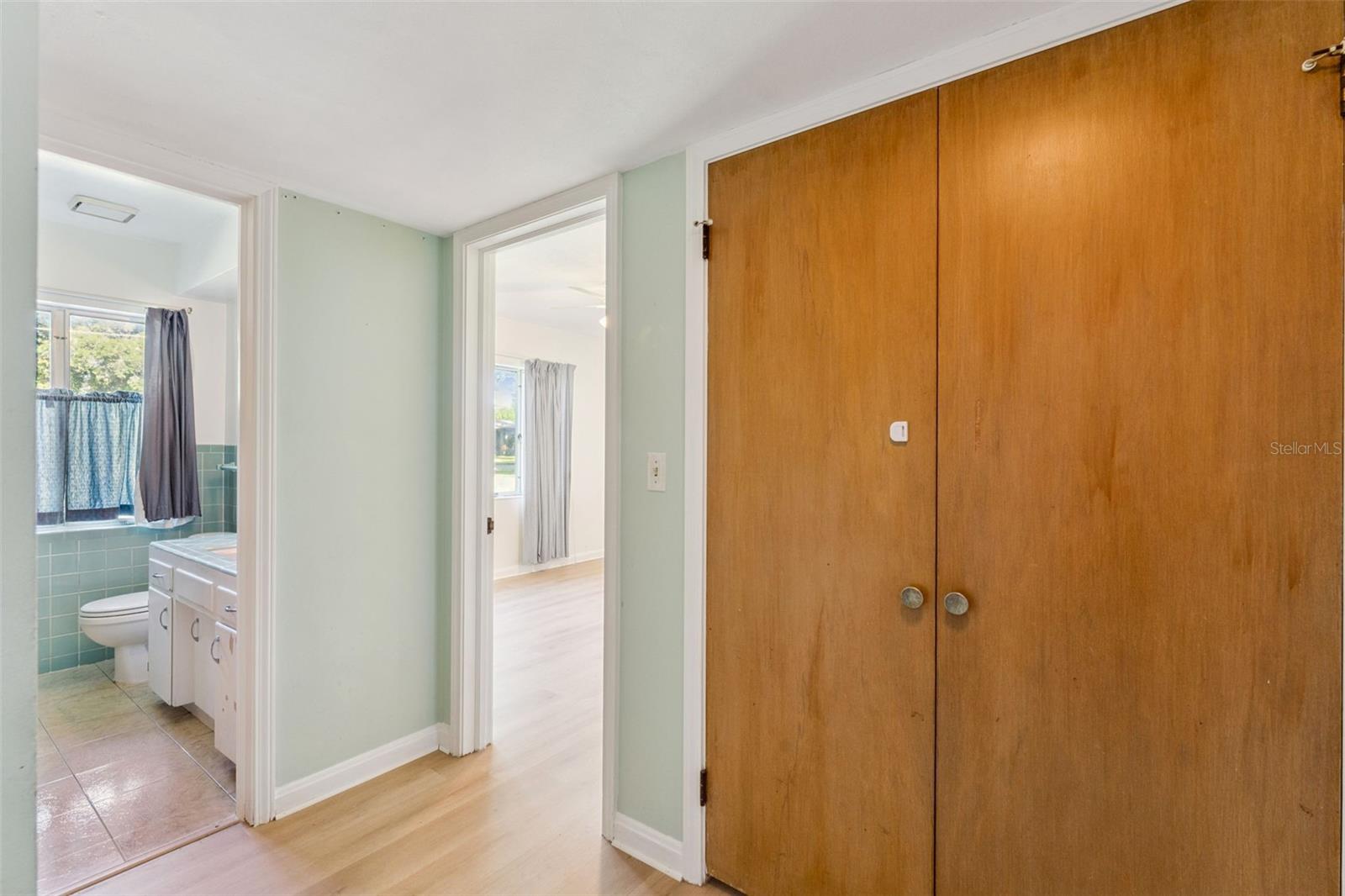 OAKLAND SHORES - Residential