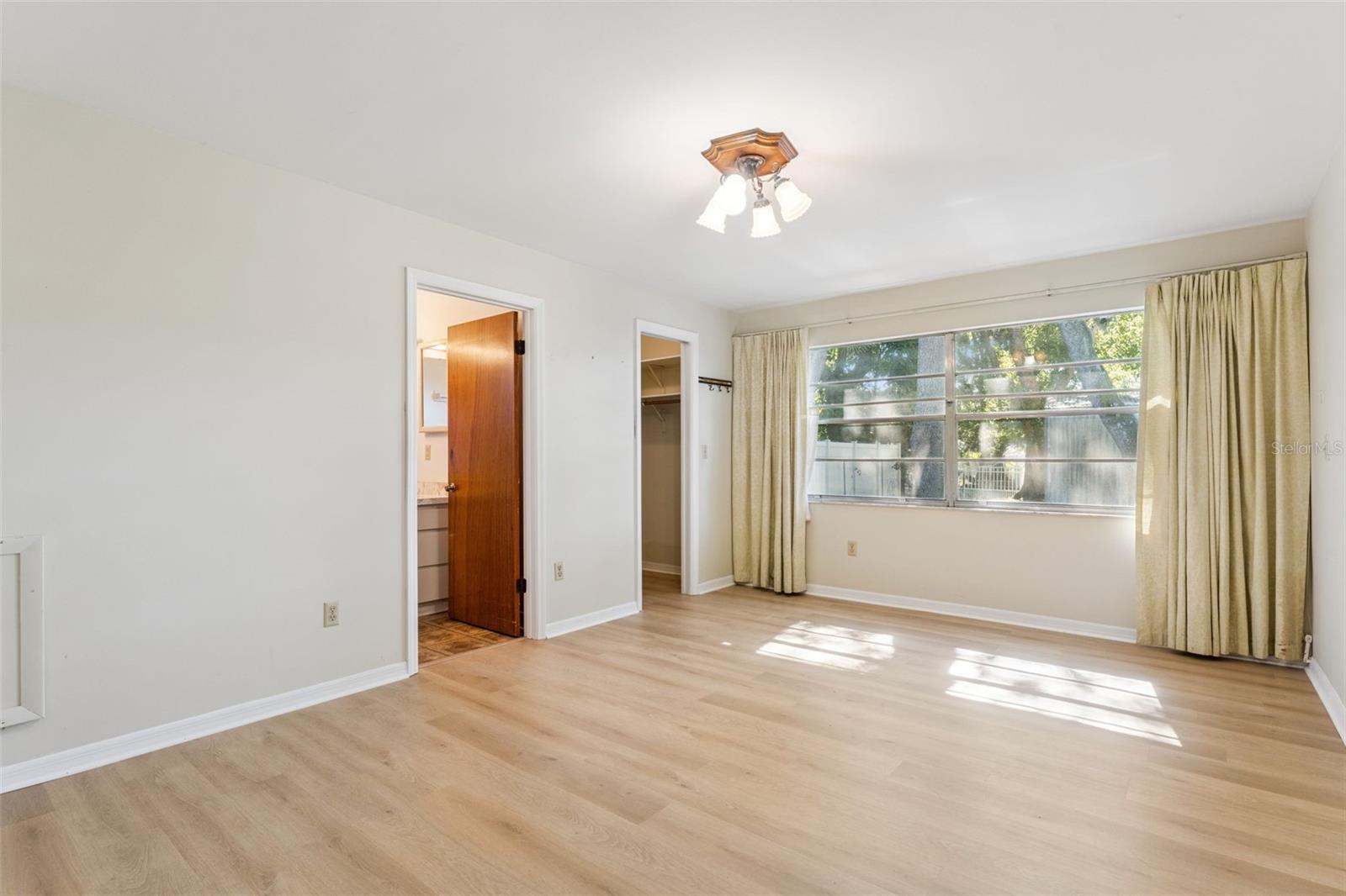 OAKLAND SHORES - Residential