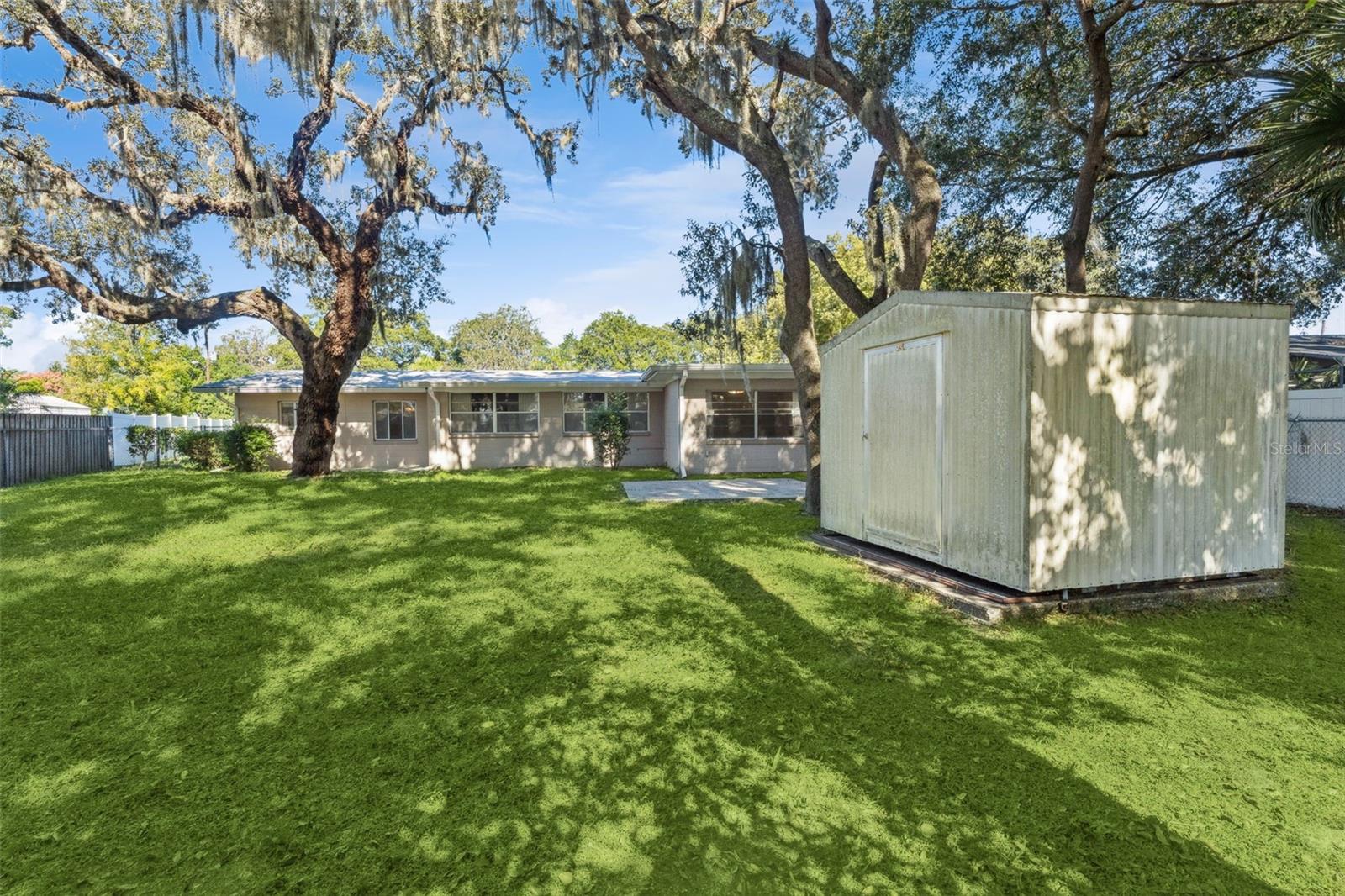 OAKLAND SHORES - Residential