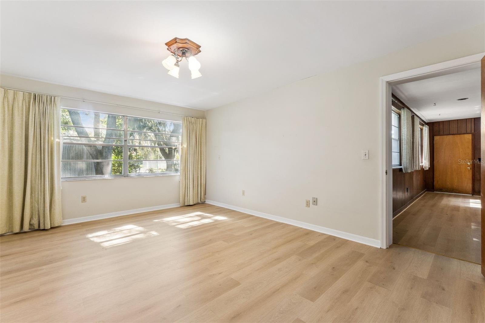 OAKLAND SHORES - Residential