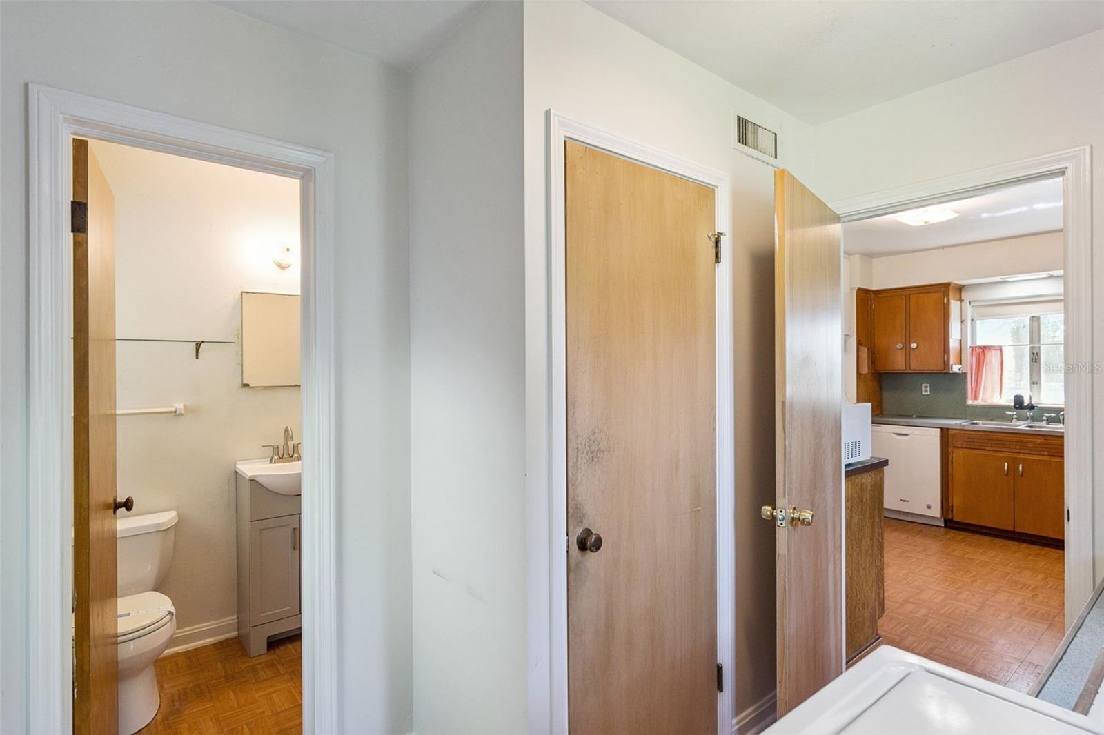 OAKLAND SHORES - Residential