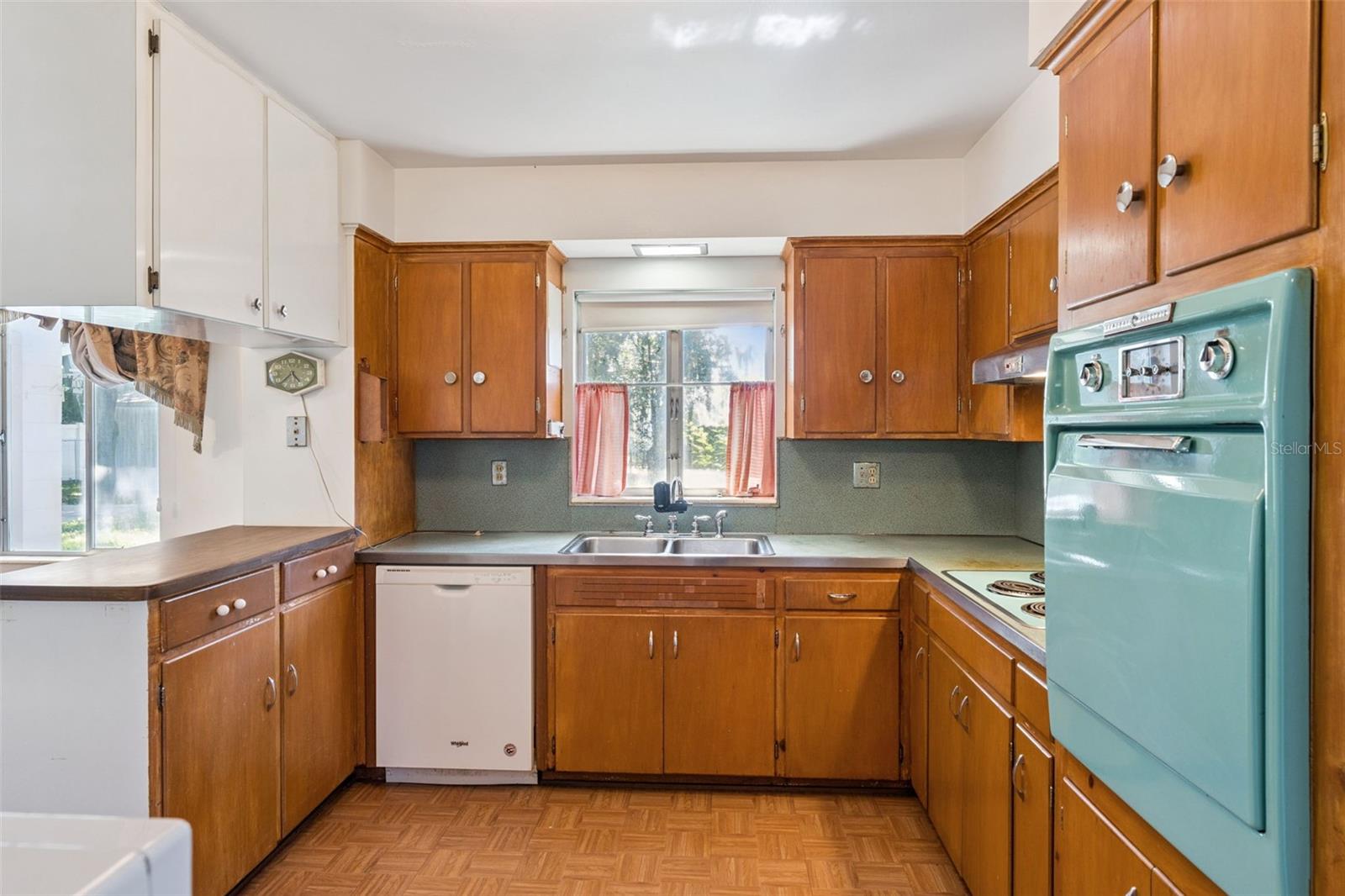 OAKLAND SHORES - Residential