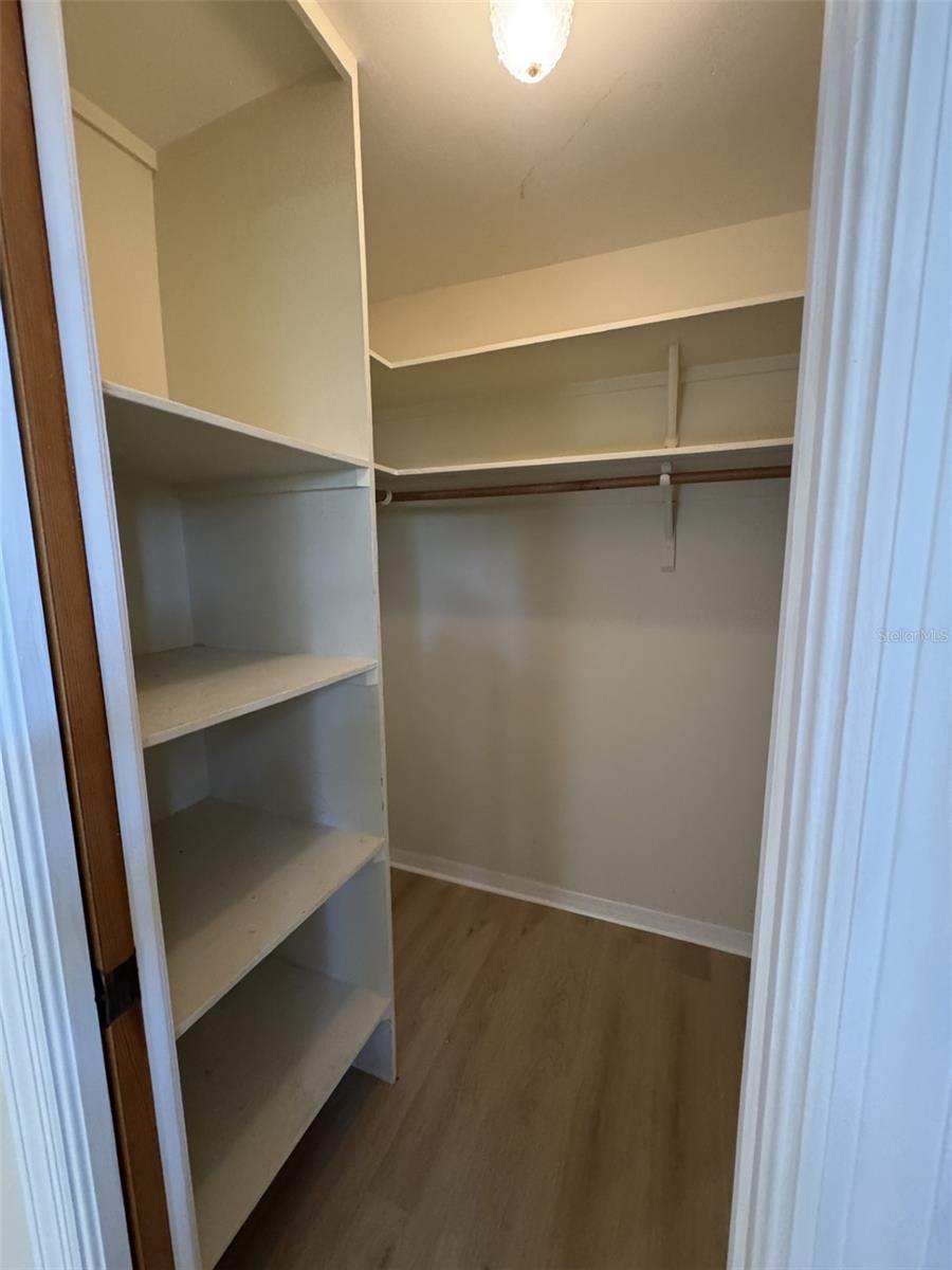 OAKLAND SHORES - Residential