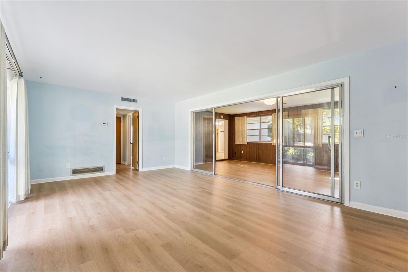 OAKLAND SHORES - Residential