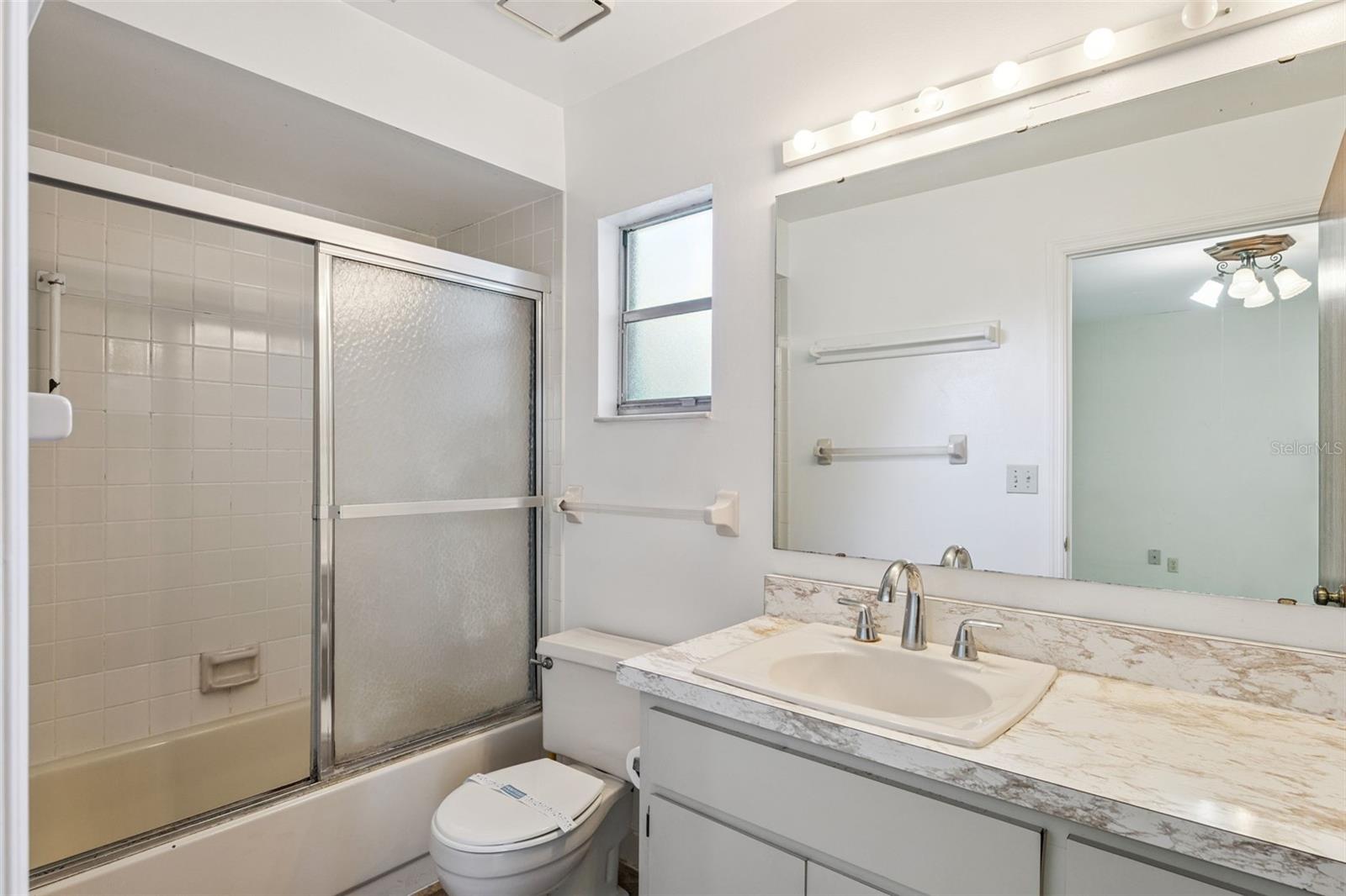 OAKLAND SHORES - Residential