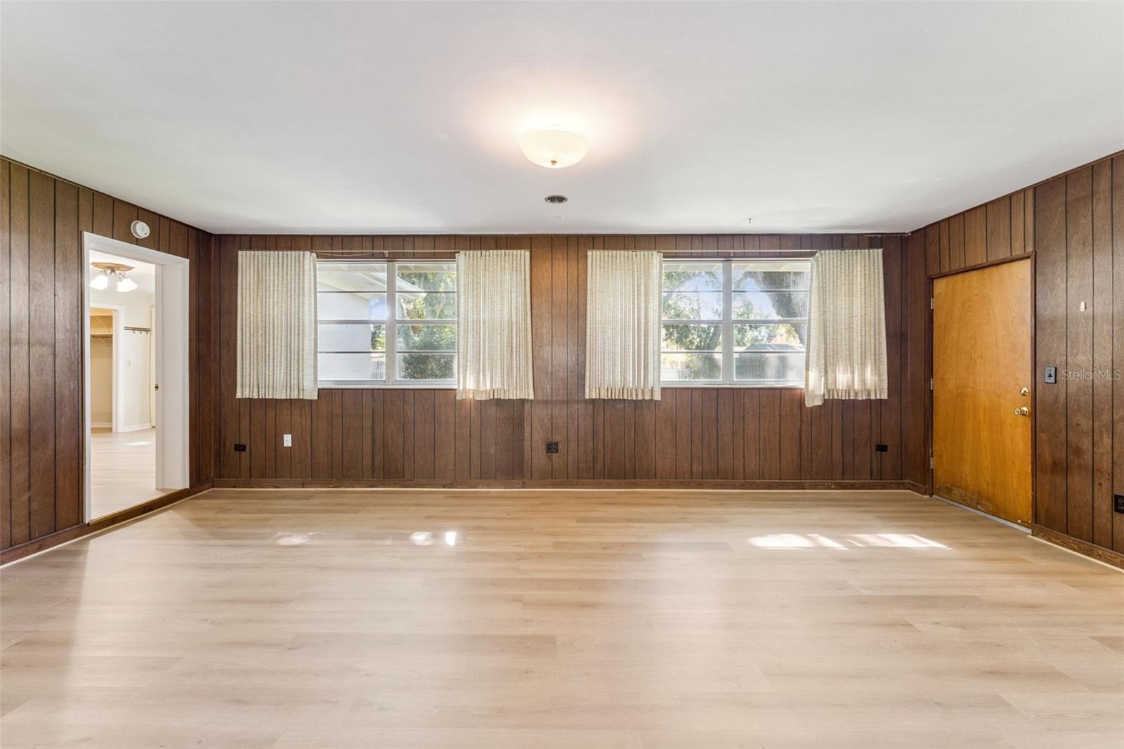 OAKLAND SHORES - Residential