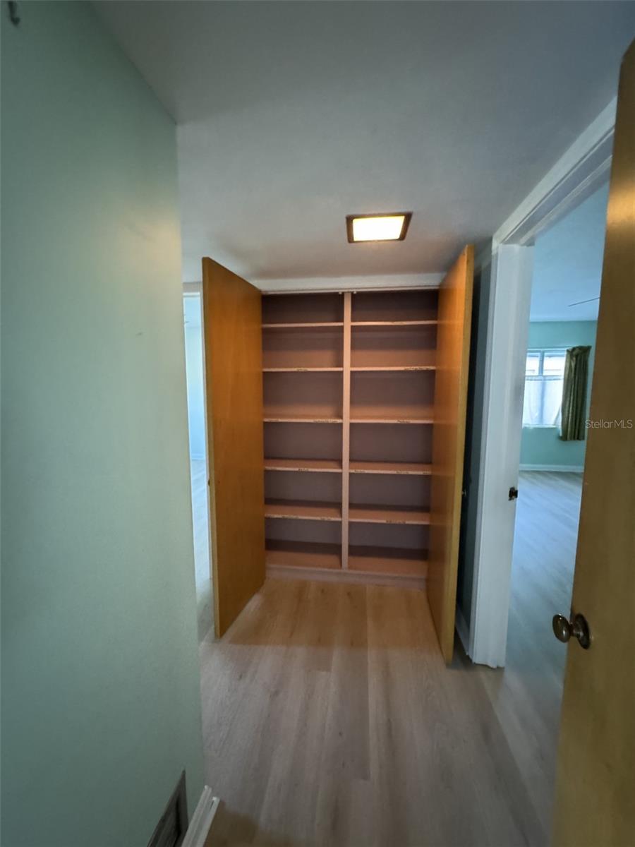 OAKLAND SHORES - Residential