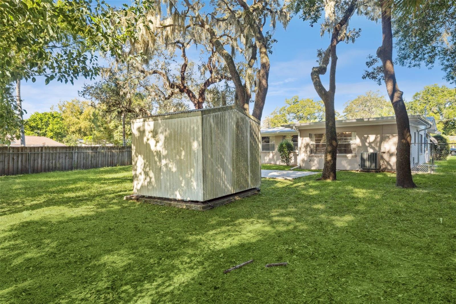 OAKLAND SHORES - Residential