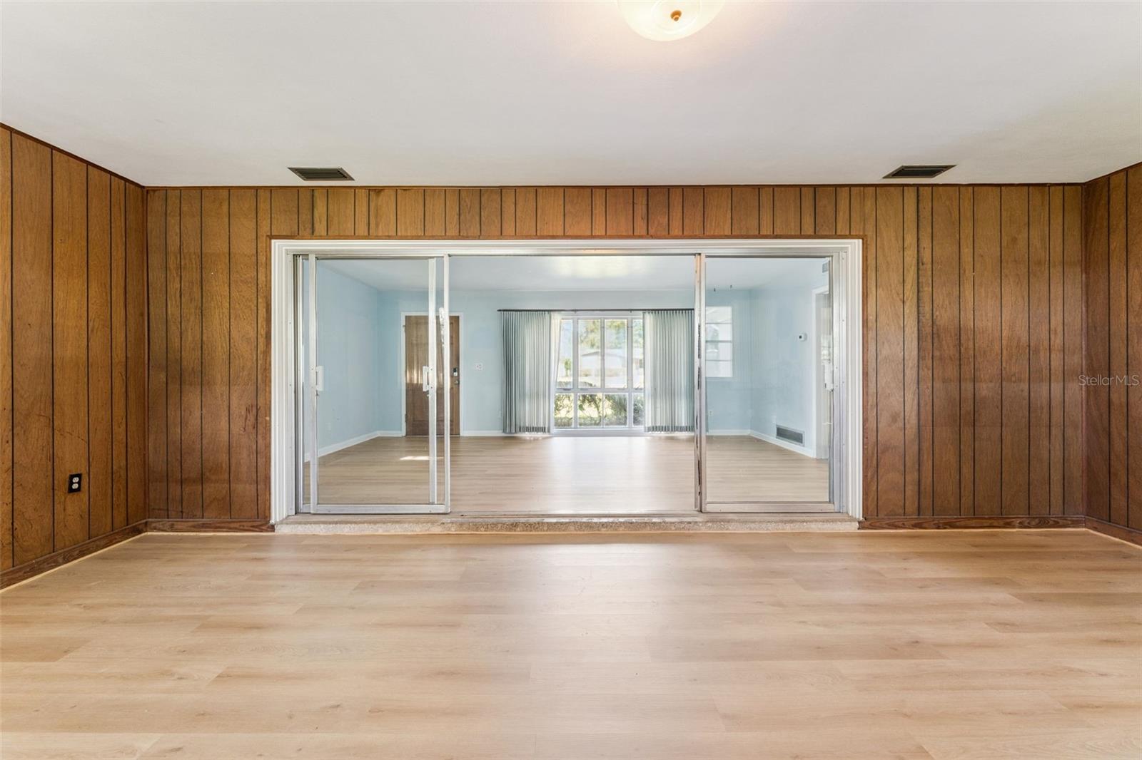 OAKLAND SHORES - Residential