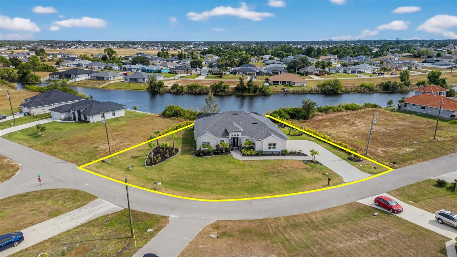 CAPE CORAL - Residential