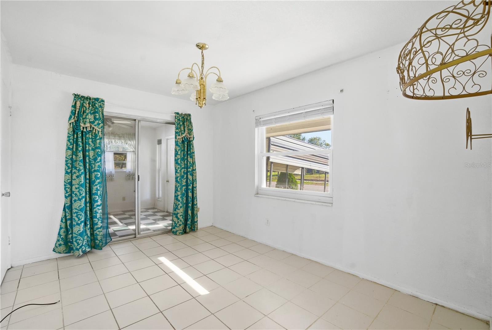 ORANGE ESTATES - Residential