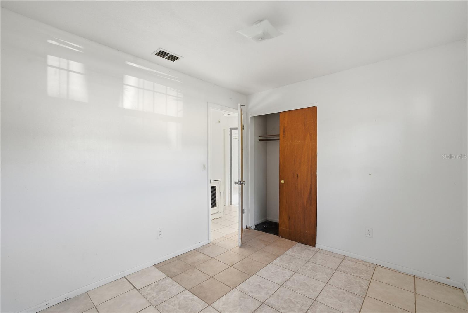 ORANGE ESTATES - Residential