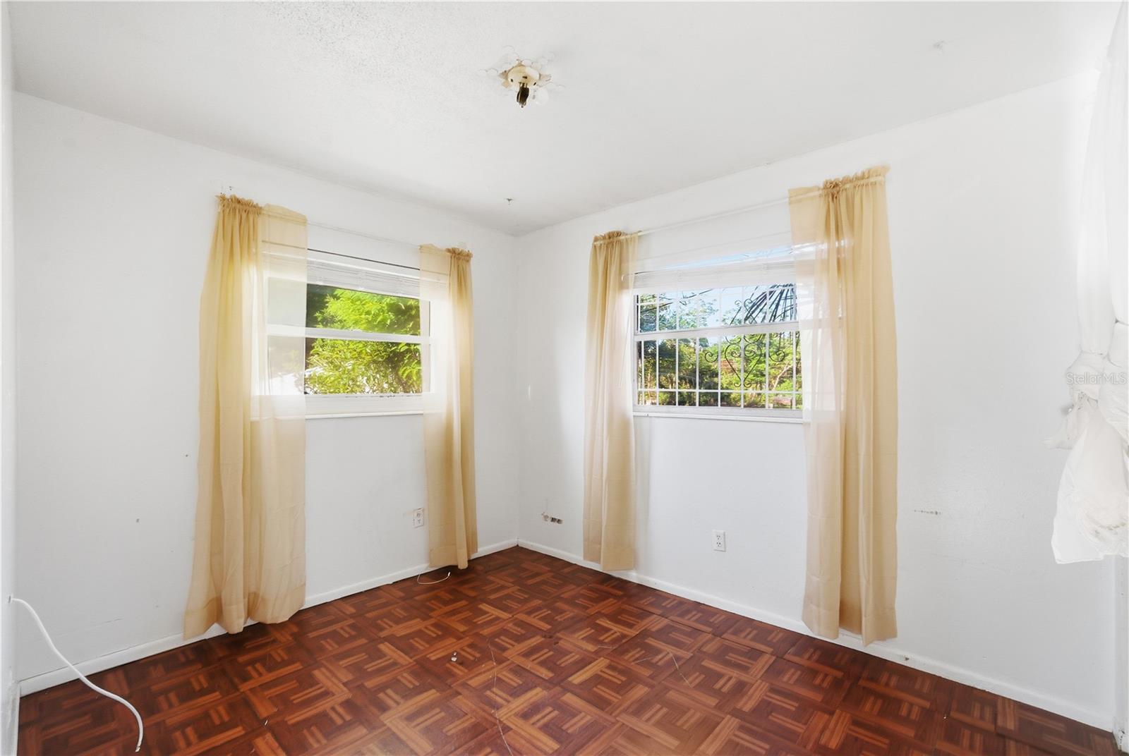 ORANGE ESTATES - Residential