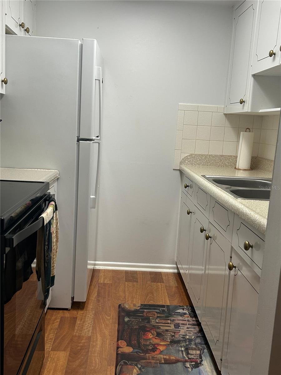 EDGEWATER ARMS CONDO APTS - Residential