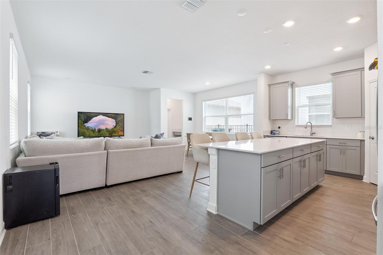 Casas a venda 4 - Jen Dantas 9787 INTRODUCTION WAY