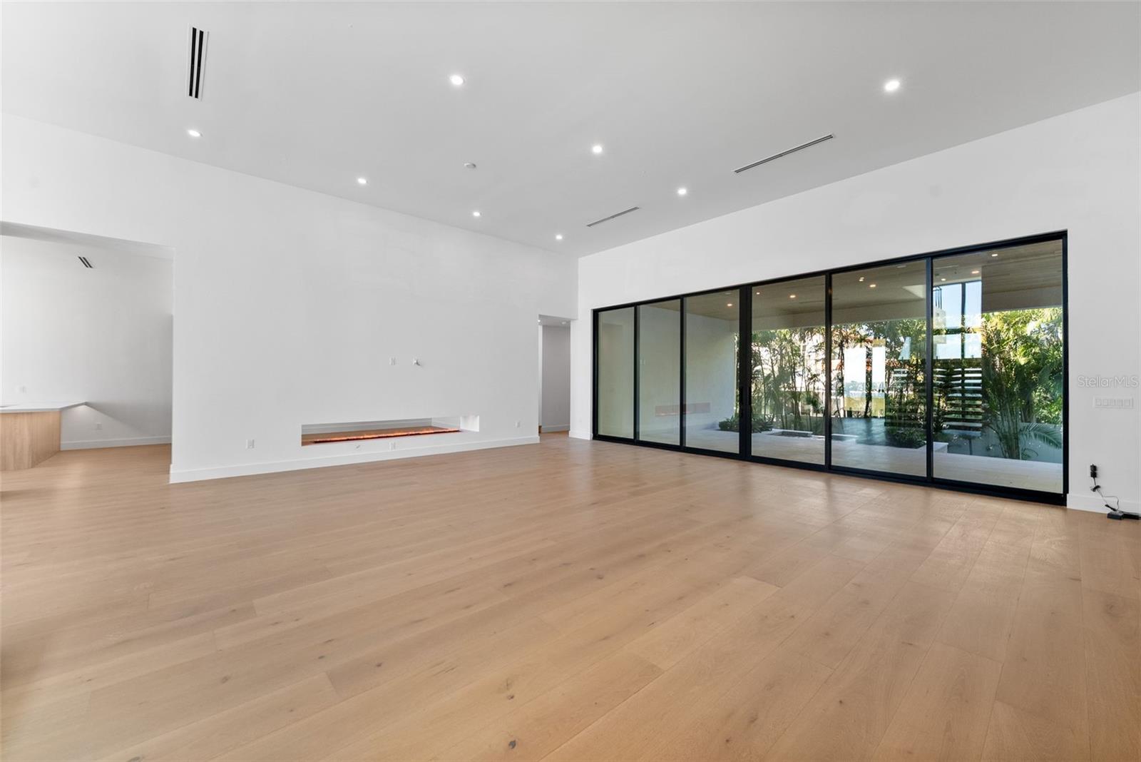 DAVIS ISLANDS REP OF PT O - Residential