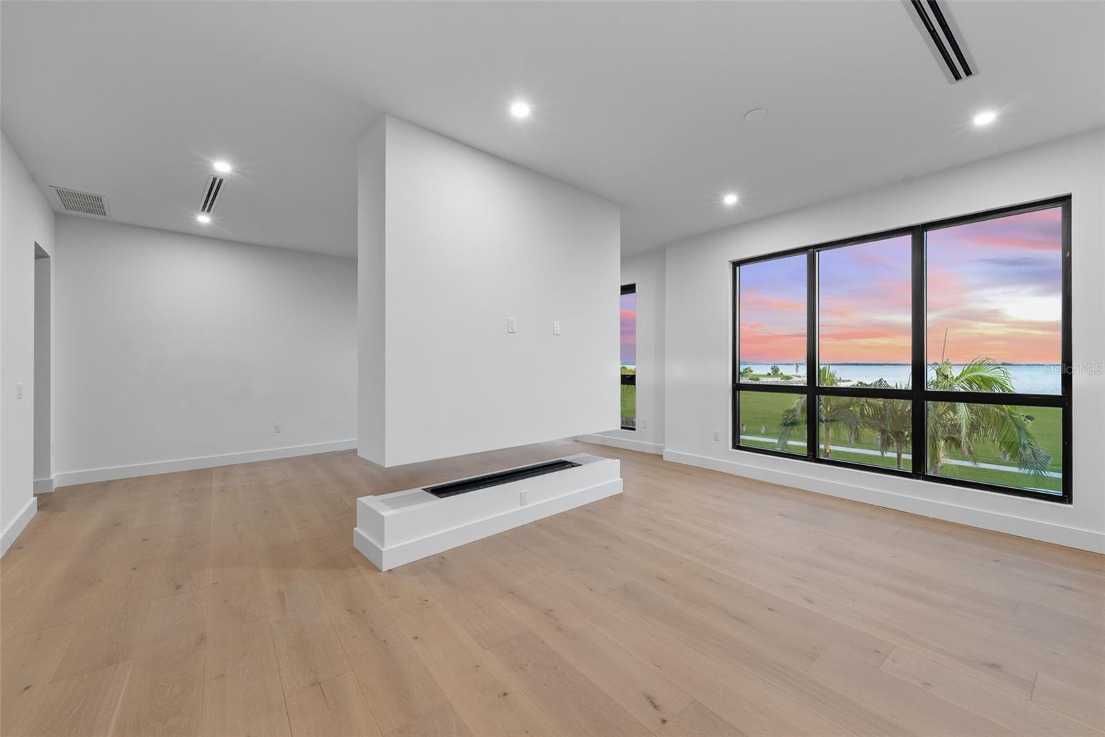 DAVIS ISLANDS REP OF PT O - Residential