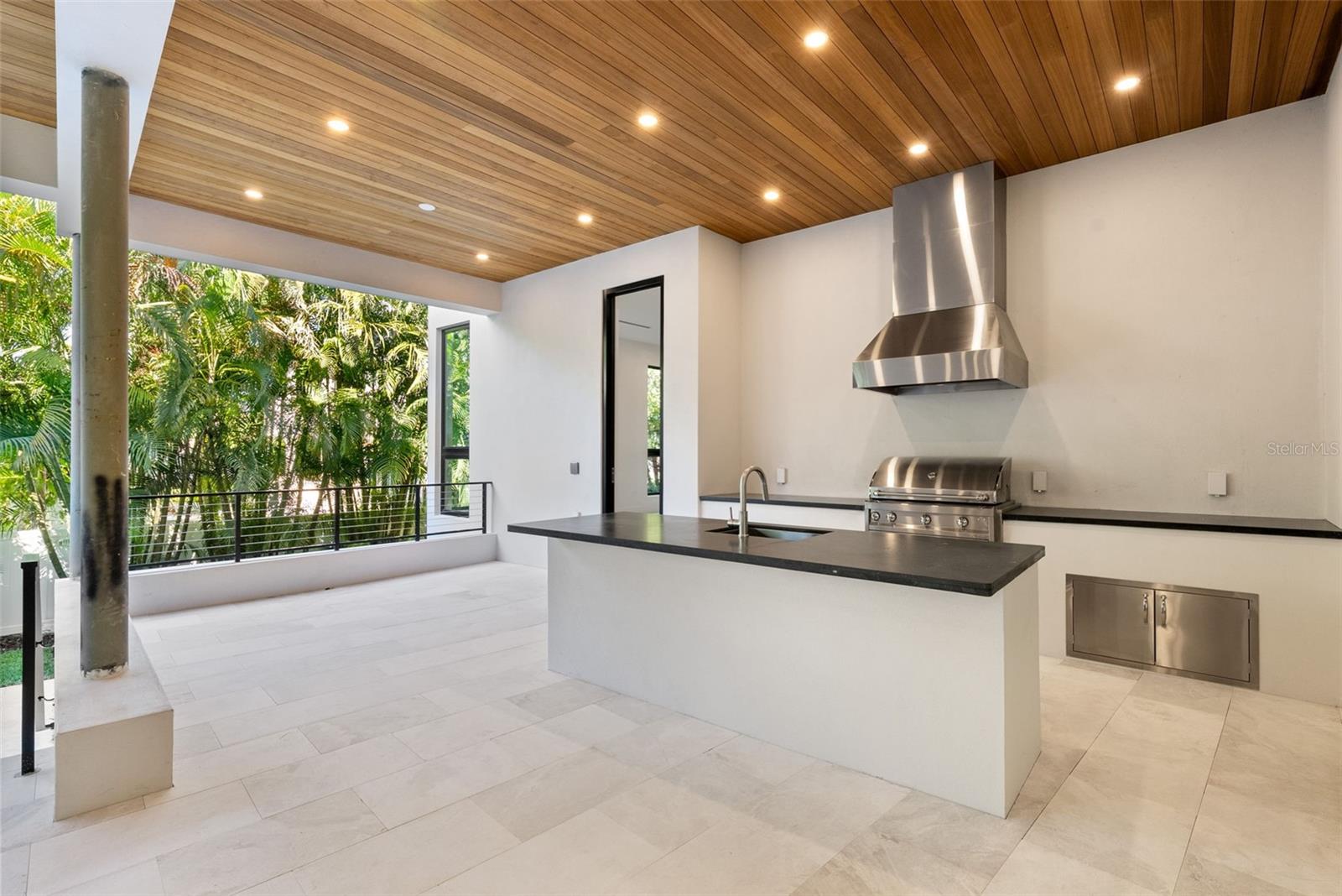 DAVIS ISLANDS REP OF PT O - Residential