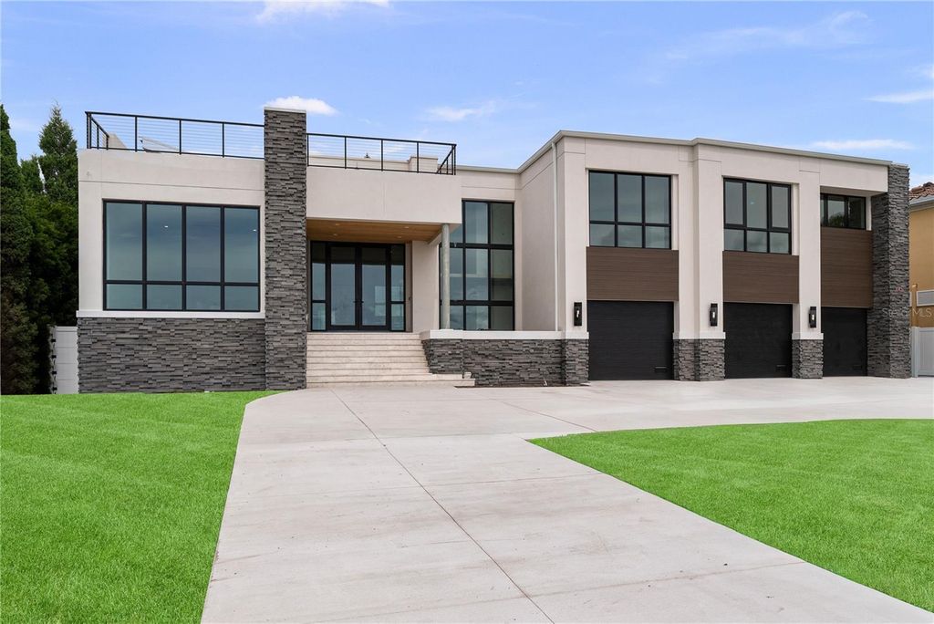 Photo of 107 Martinique Avenue, Tampa, FL 33606 (MLS # TB8406282)