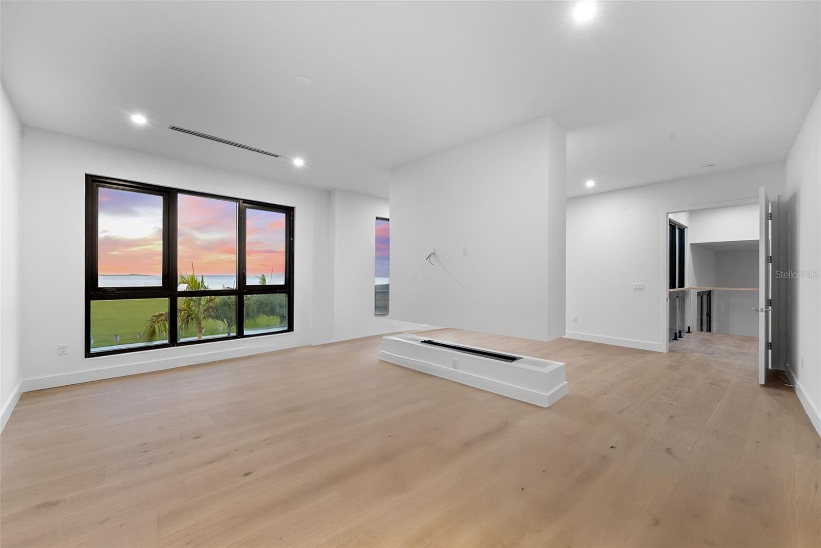 DAVIS ISLANDS REP OF PT O - Residential