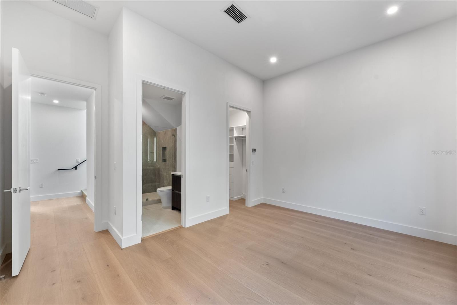 DAVIS ISLANDS REP OF PT O - Residential