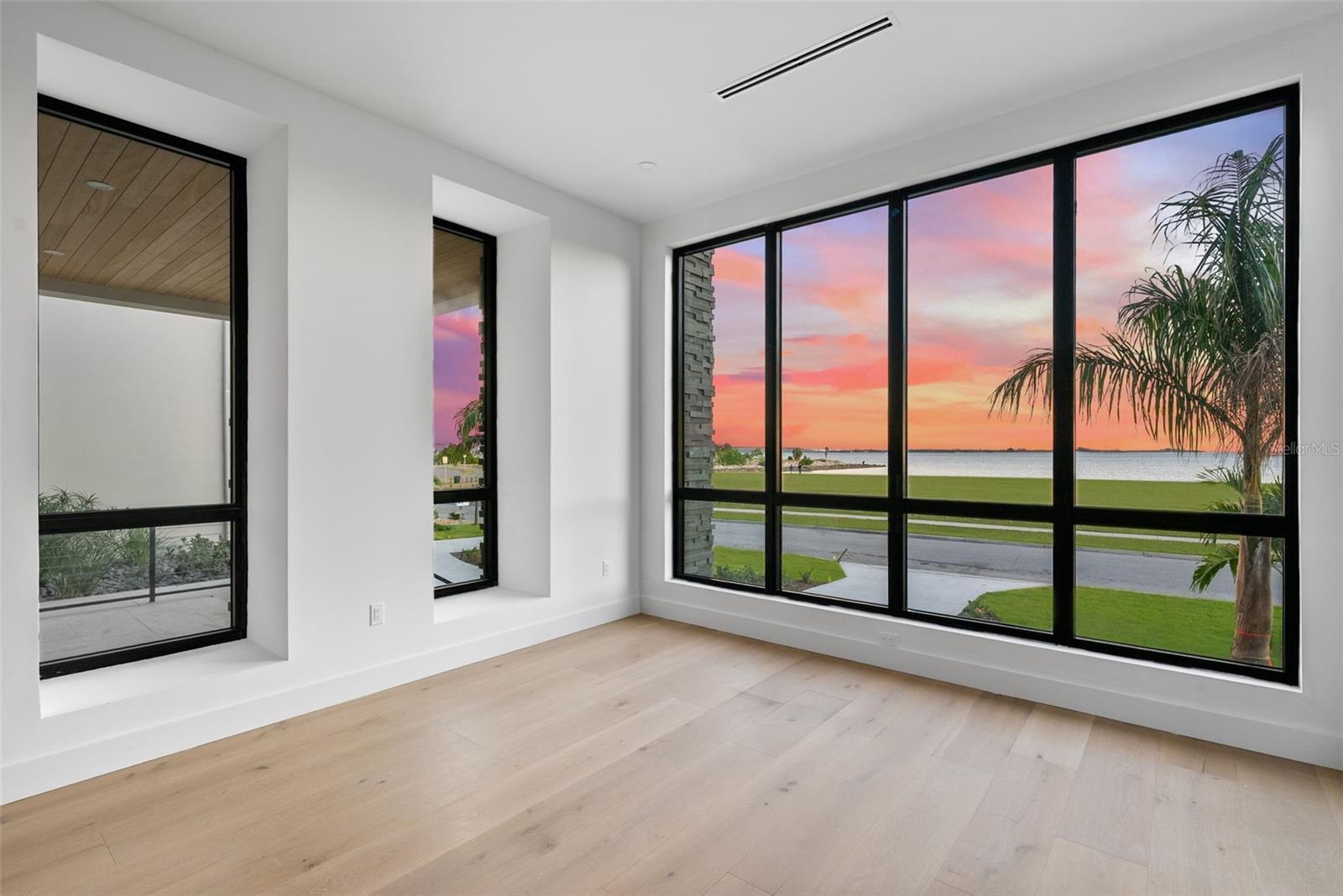 DAVIS ISLANDS REP OF PT O - Residential