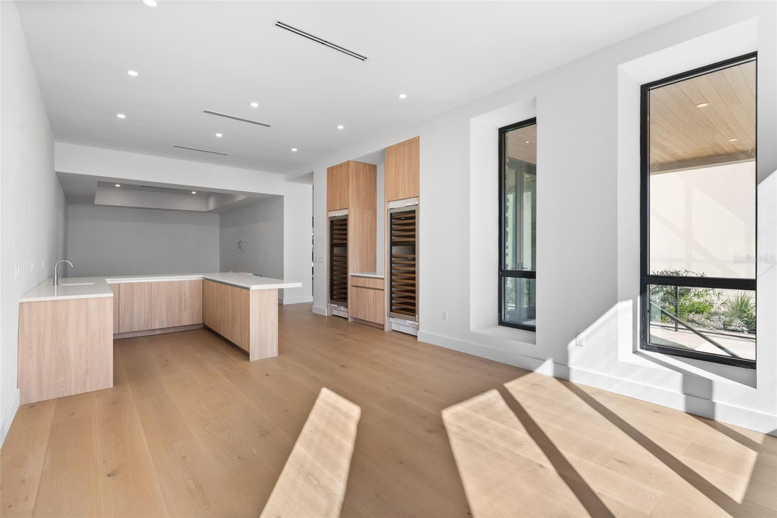 DAVIS ISLANDS REP OF PT O - Residential