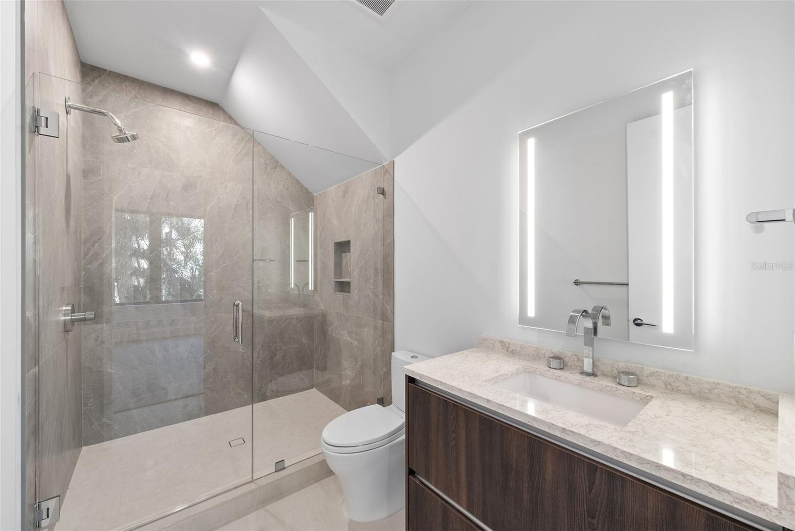 DAVIS ISLANDS REP OF PT O - Residential