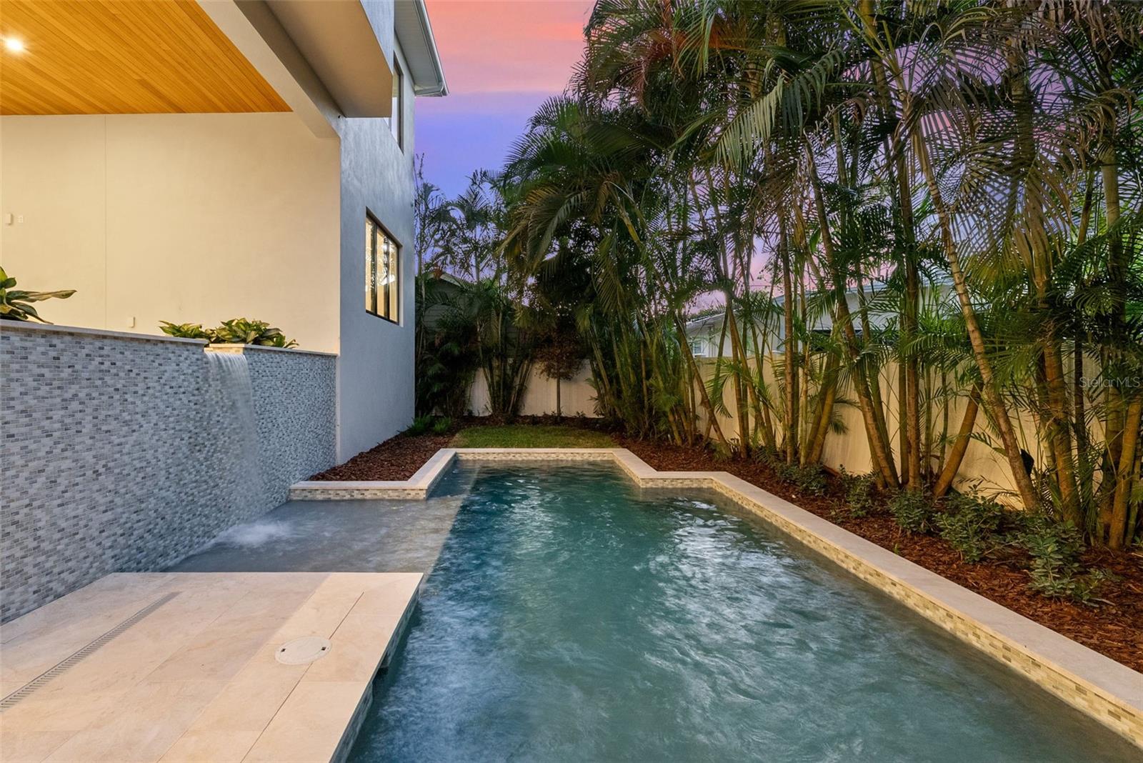 DAVIS ISLANDS REP OF PT O - Residential