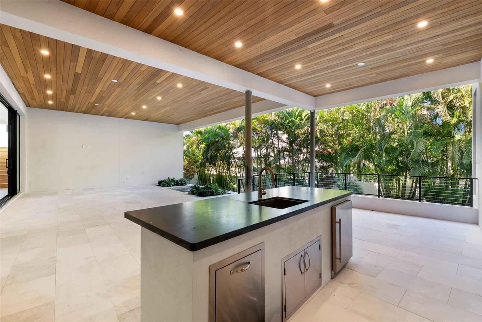 DAVIS ISLANDS REP OF PT O - Residential