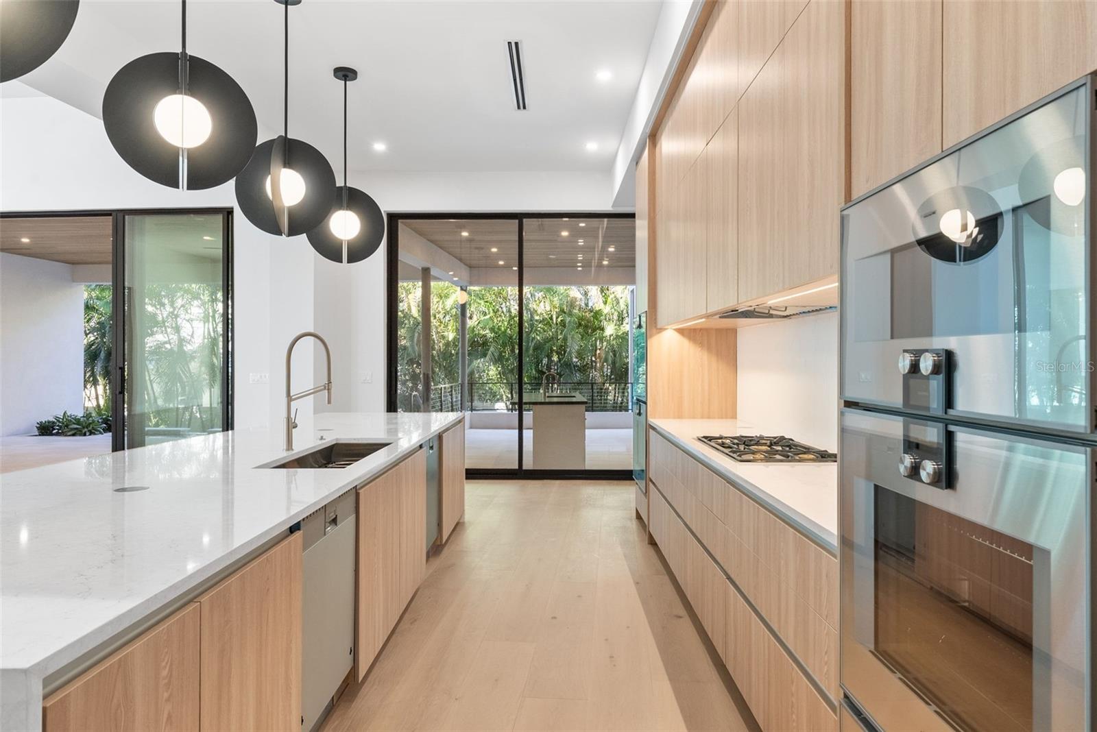 DAVIS ISLANDS REP OF PT O - Residential