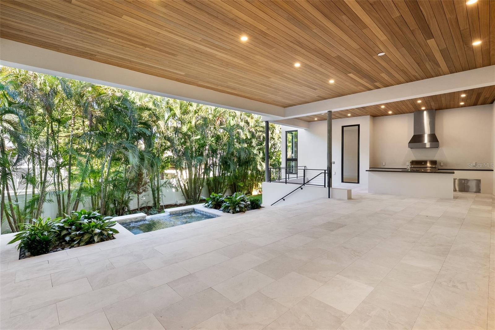 DAVIS ISLANDS REP OF PT O - Residential